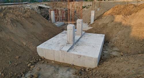 Strip Footing, In this image strip footing we can see it's type of footing manly you can see in construction site. 